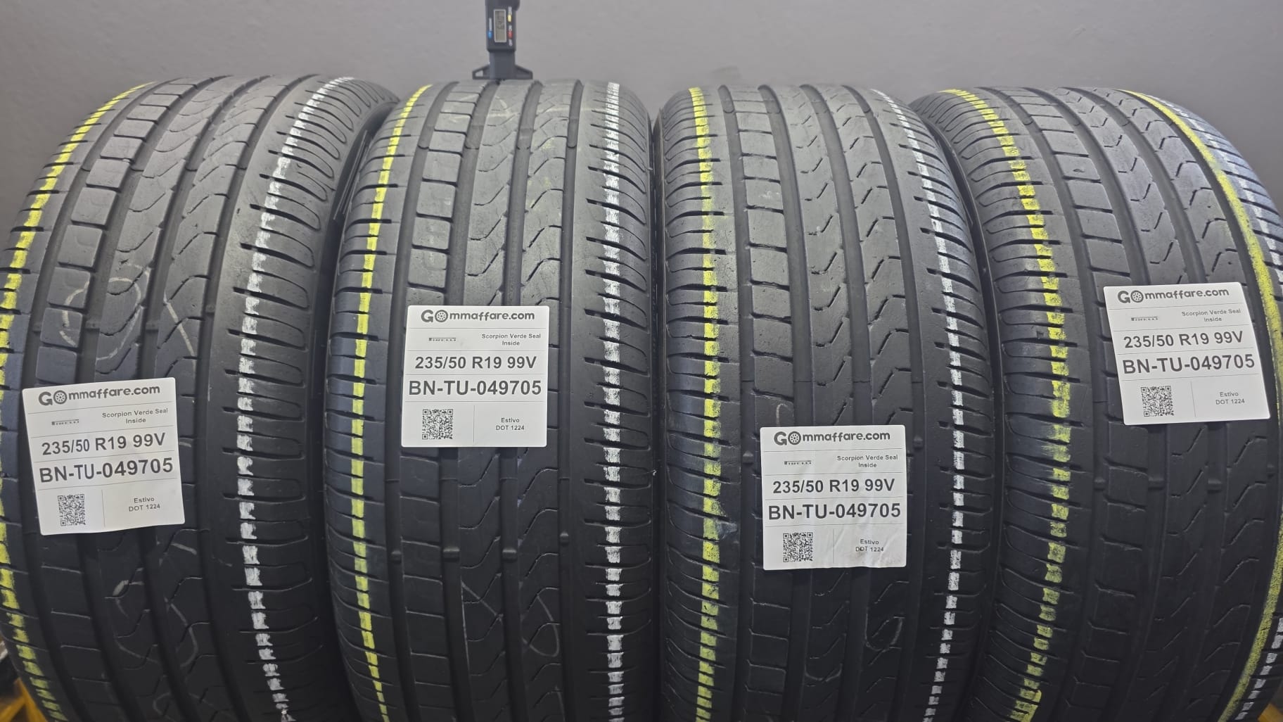 Pirelli Scorpion Verde Seal Inside 235/50 R19